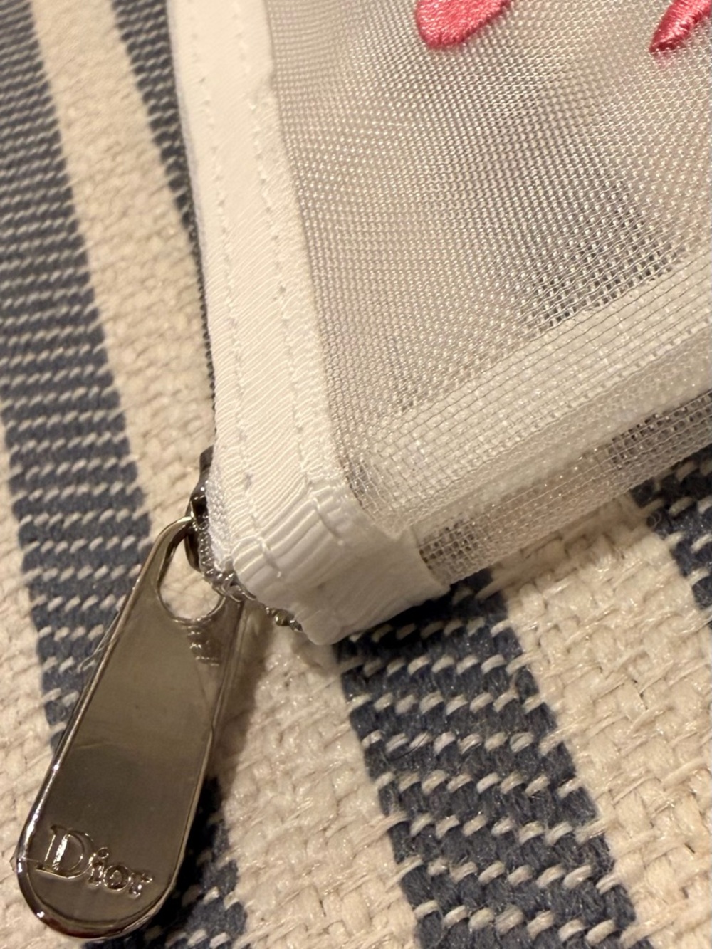 DIOR Beauty White Mesh Pouch with Pink Confetti Embroidery 🌷🌷🌷 - Picture 6 of 7